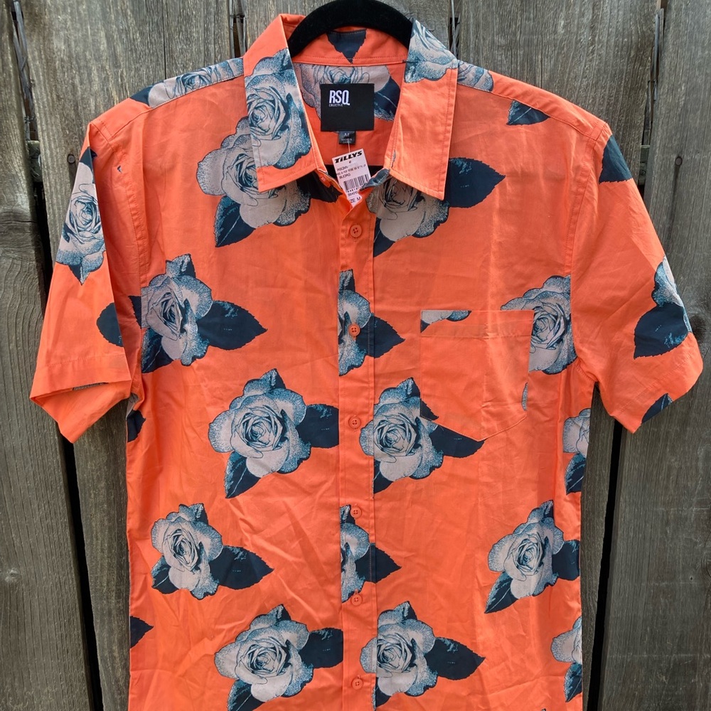Men's RSQ Peach NWT Rose Print Button-Down Shirt M Pocket Open Breath RN108168